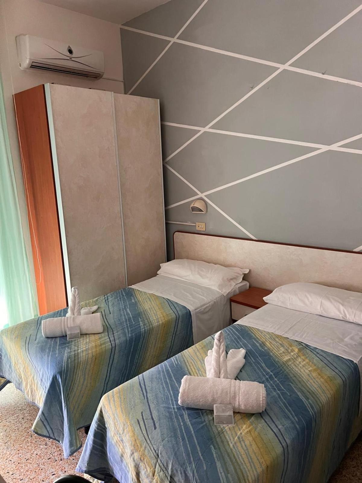 Hotel Moroni Rimini Exterior photo